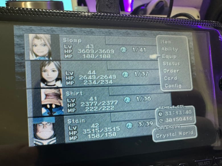 A screenshot of Final Fantasy IX with 33 hours on the clock, Zidane is called "Slomp", Garnet has an empty name, Vivi is "Shirt", and Steiner is "Stain".